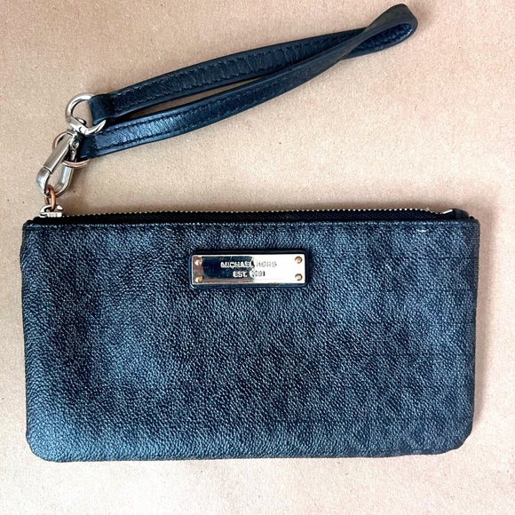 Michael Kors Black Monogram Small Zipped Wristlet With Credit Card Slots - Picture 1 of 6